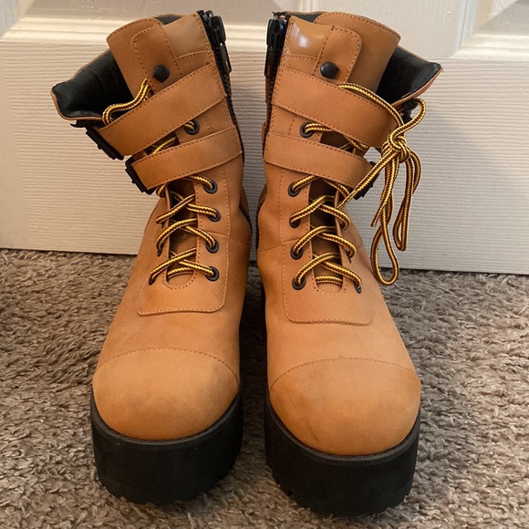 Poster Grl Put In Work Nubuck Combat Boot - Picture 2 of 7